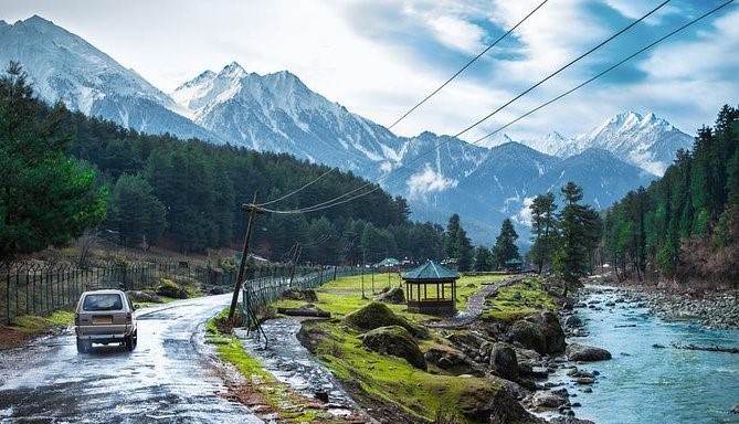 Srinagar Gulmarg Tour Package